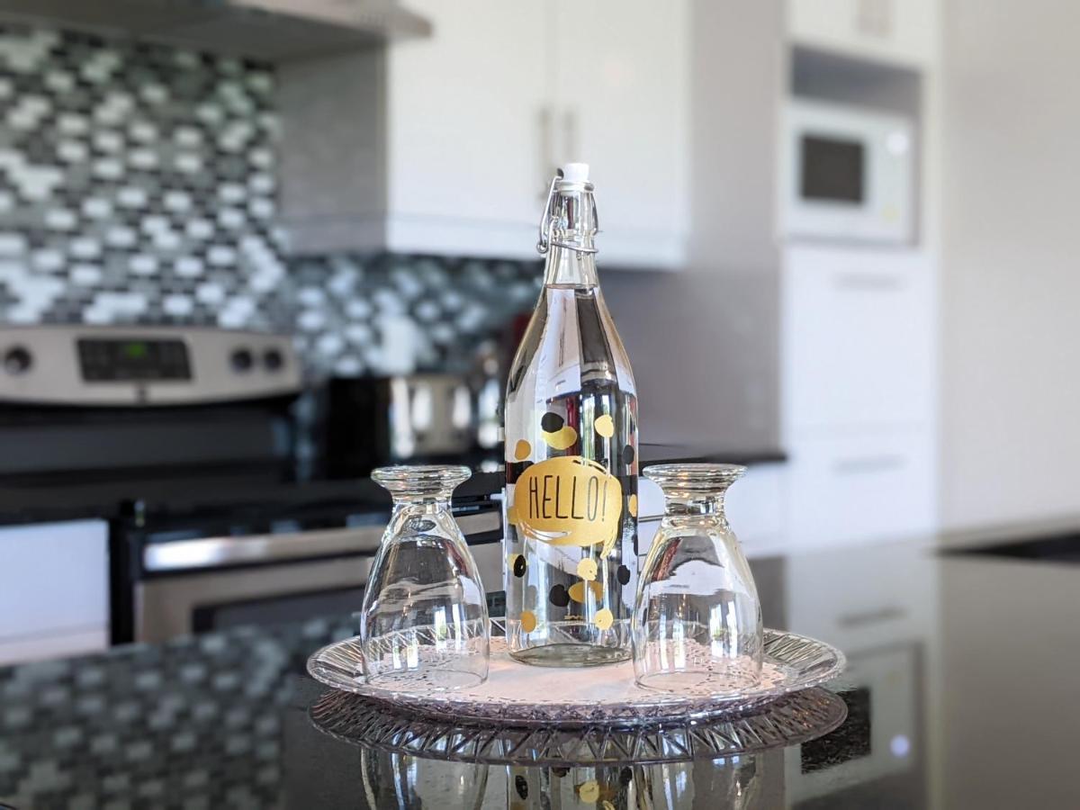 Good Vibes Only -Modern And Spacious 2 Bedroom Condo 4 Beds Free Parking, Gym Quebec Exteriér fotografie